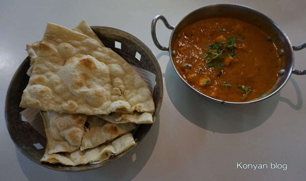 paneer tikka masala and naan