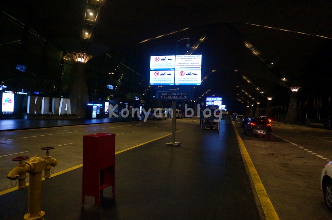 KLIA departure hall entrance 出国階