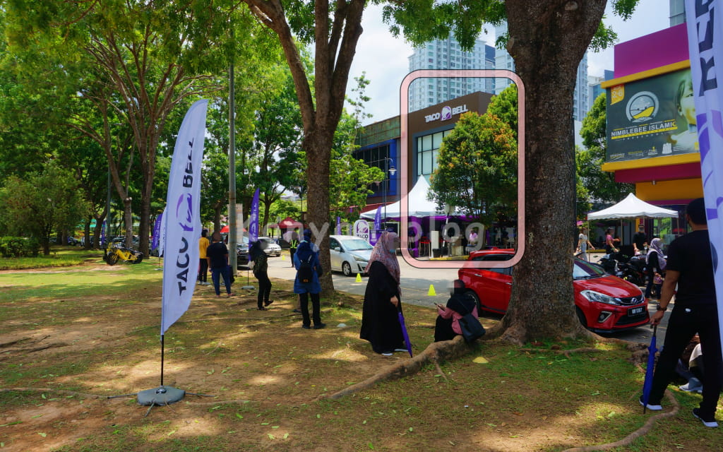 Taco bell cyberjaya malaysia　広場