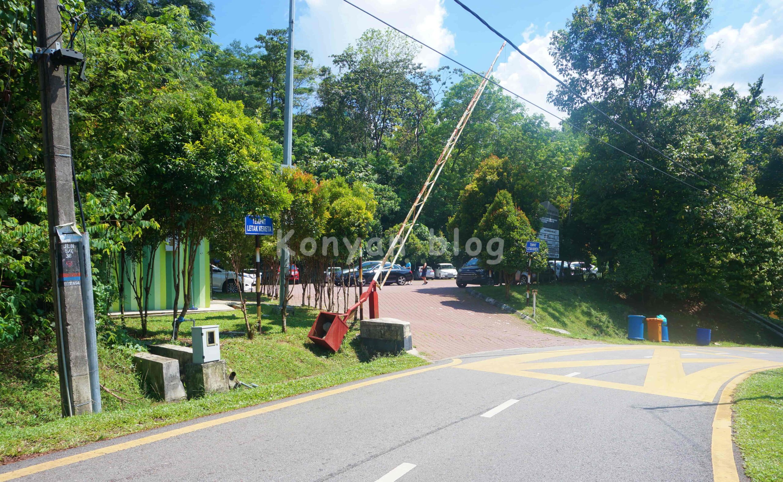 Hutan Pendidikan Bukit Gasing　駐車場