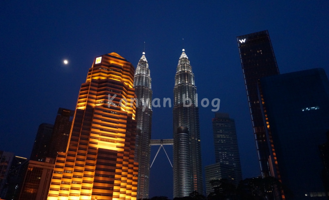 Petronas Twin Tower Pintan Saloma