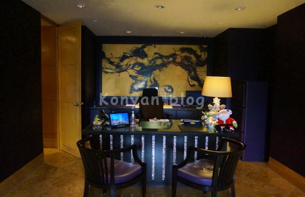 Mandarin Oriental Kuala Lumpur 24階 club lounge カウンター