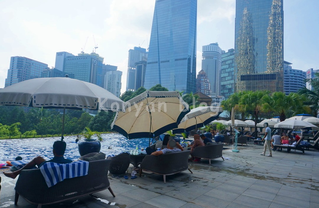 Mandarin Oriental Kuala Lumpur ホテル プール サイド