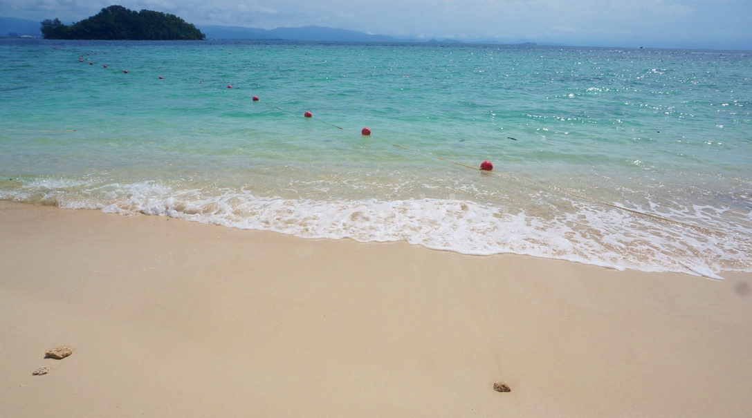 pulau manukan beach kota kinabalu sabah