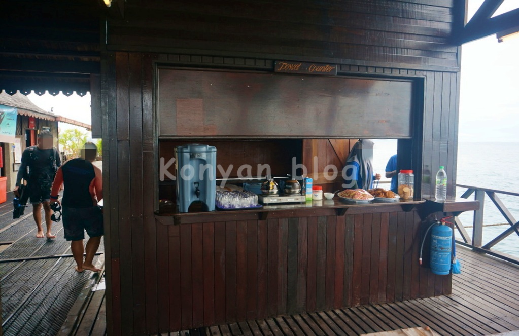 Sipadan Kapalai Dive Resort ダイバー待機所 軽食
