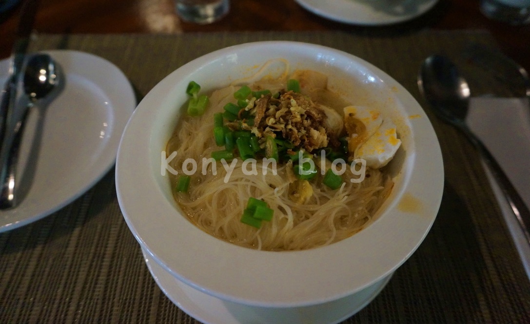 Tanjong Jara Resort di atas sungei 朝食 麺