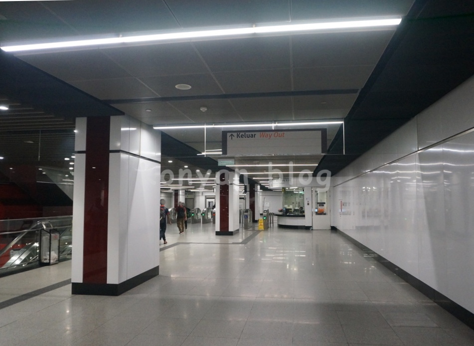 MRT Bukit BIntan駅 出口A