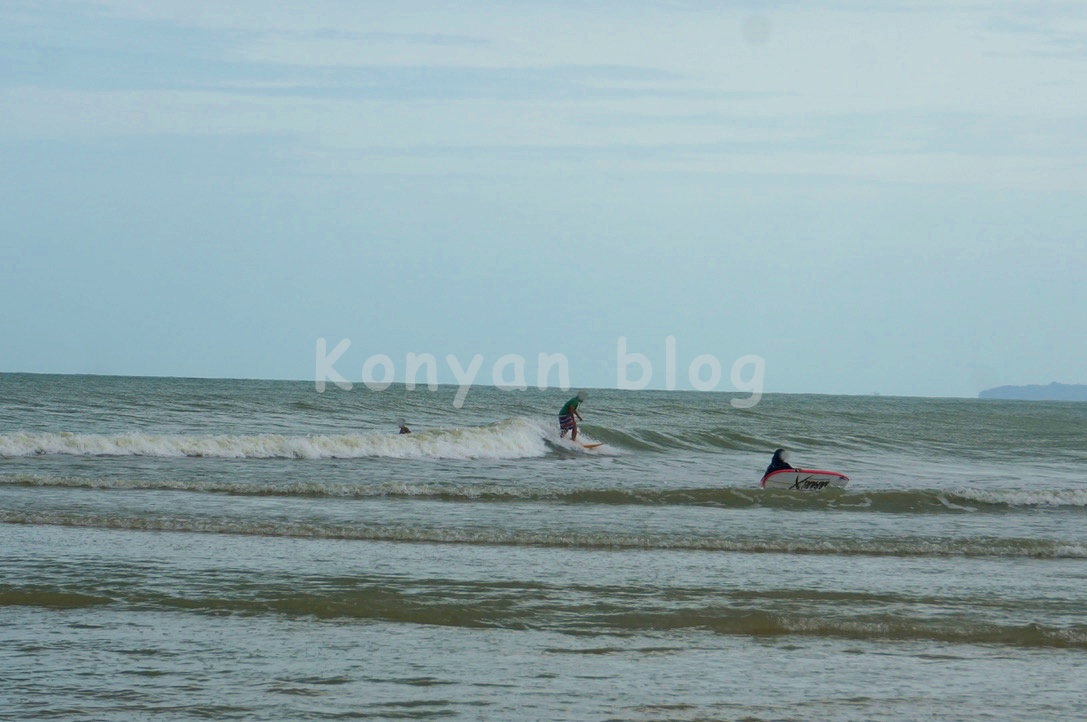 jalan kampung cherating lama beach surging サーフィング